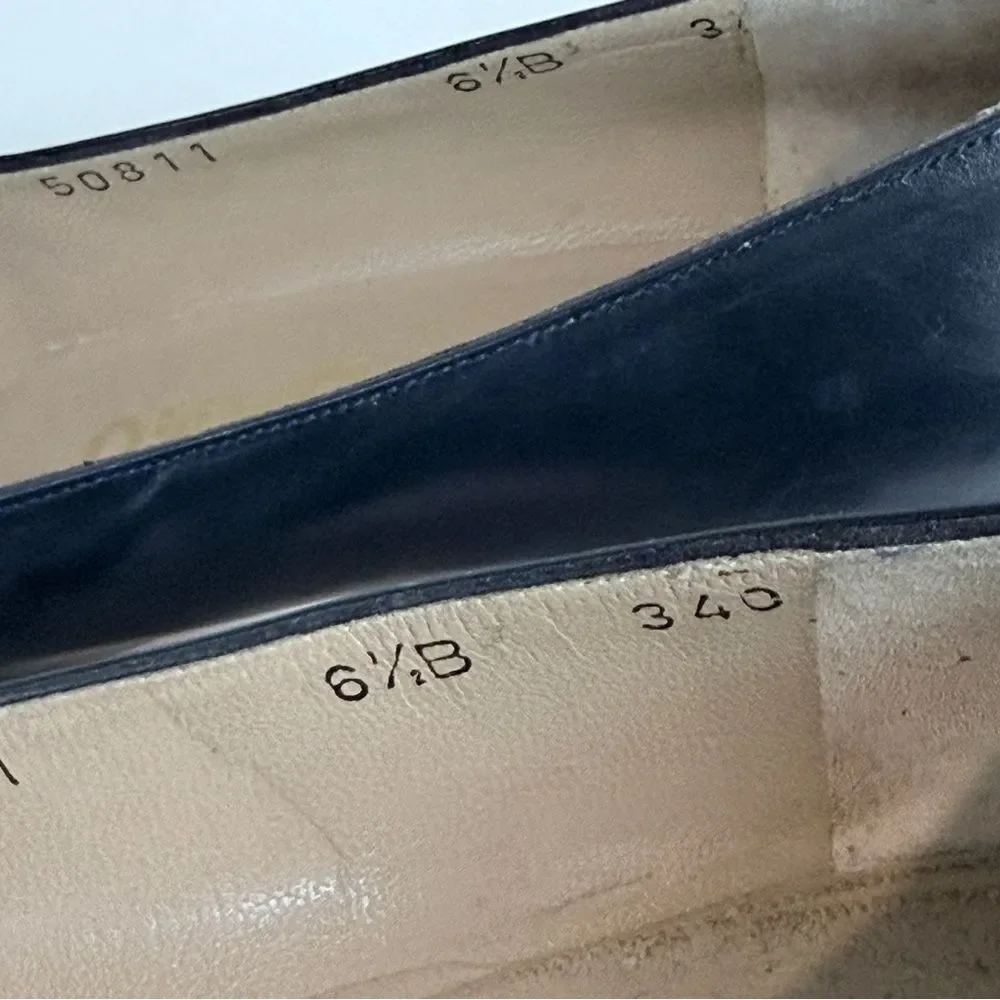 Salvatore Ferragamo Vintage Navy Black Patent Leather Kitten Heels 6.5 IOB